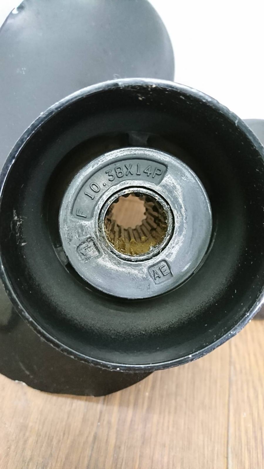 D57665 船外機 プロペラ F  10.38×14P ジャンク商品 S57665 船外機 プロペラ F 10.38×14P ジャンク商品 - メルカリ