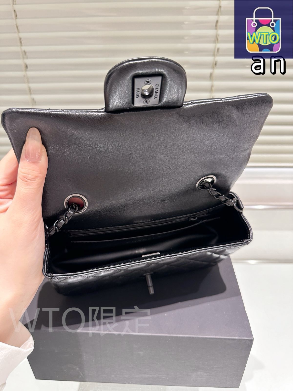 今日特価】Chanel Square Fat シャネル スクエアファット クロス
