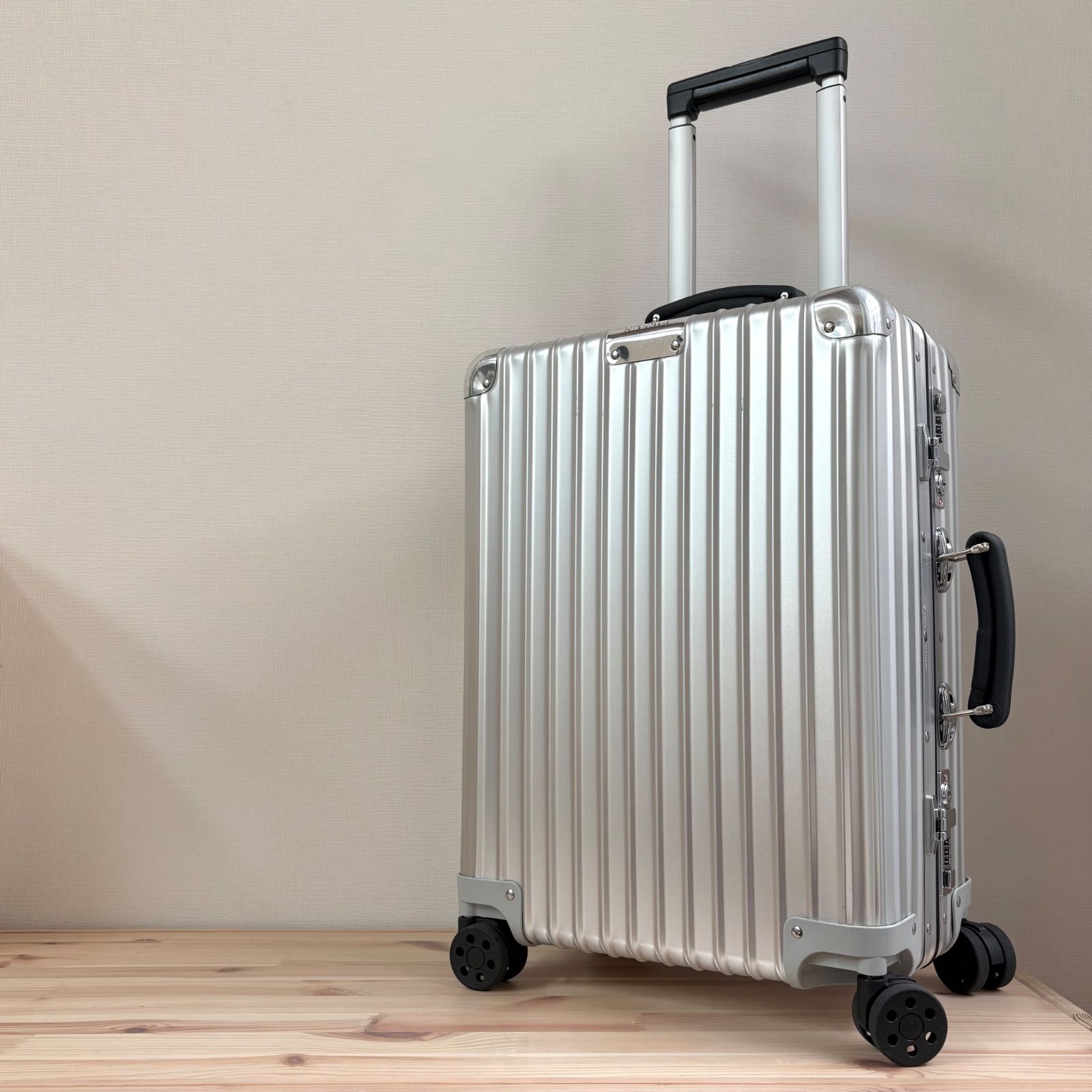 【極美品　生涯保証】リモワ　クラシックキャビン　36L RIMOWA リモワ クラシックキャビン 36L 生涯保証 生涯保証