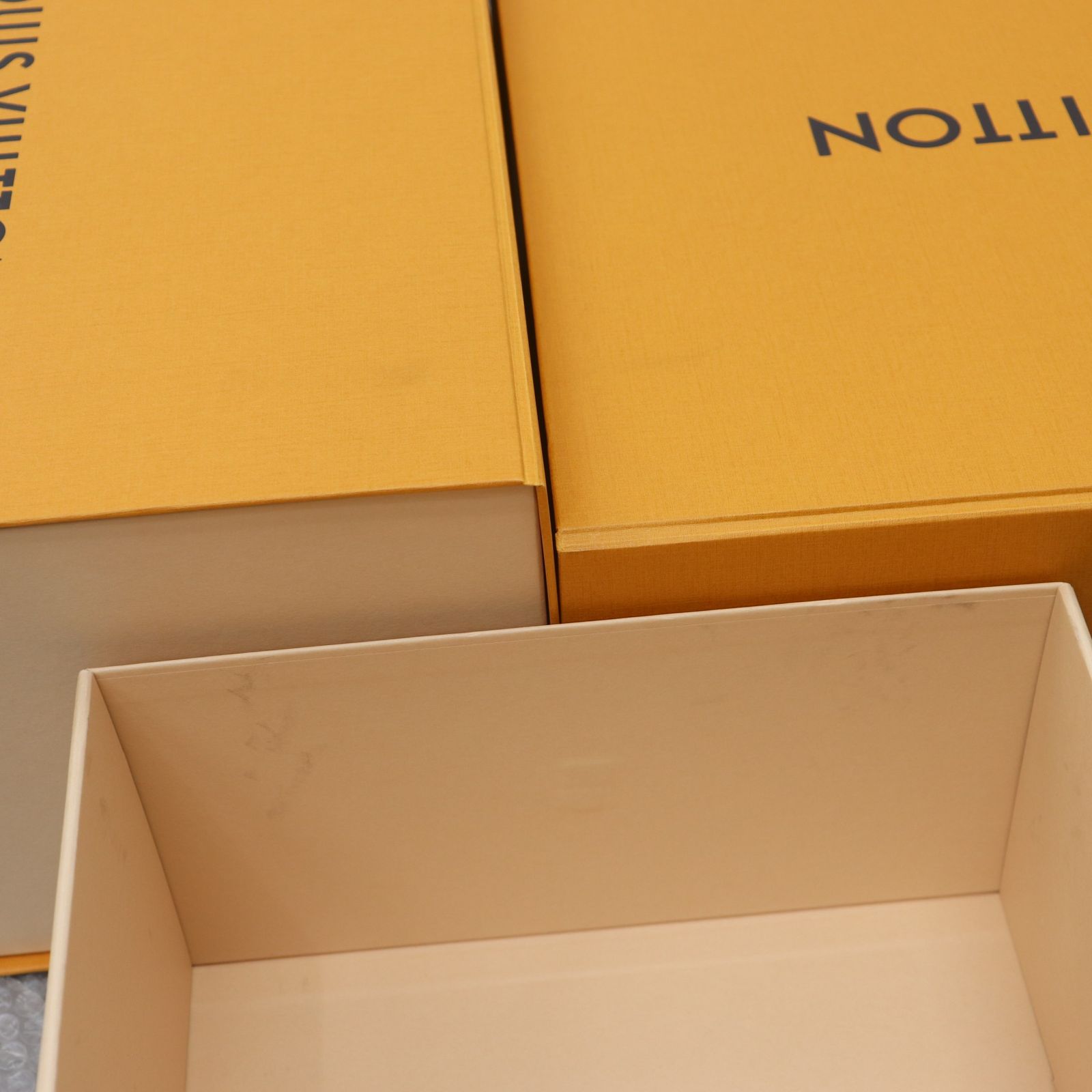 IT9UUCVQ6RQW LOUIS VUITTON ルイヴィトン BOX ショッパー 純正 紙袋