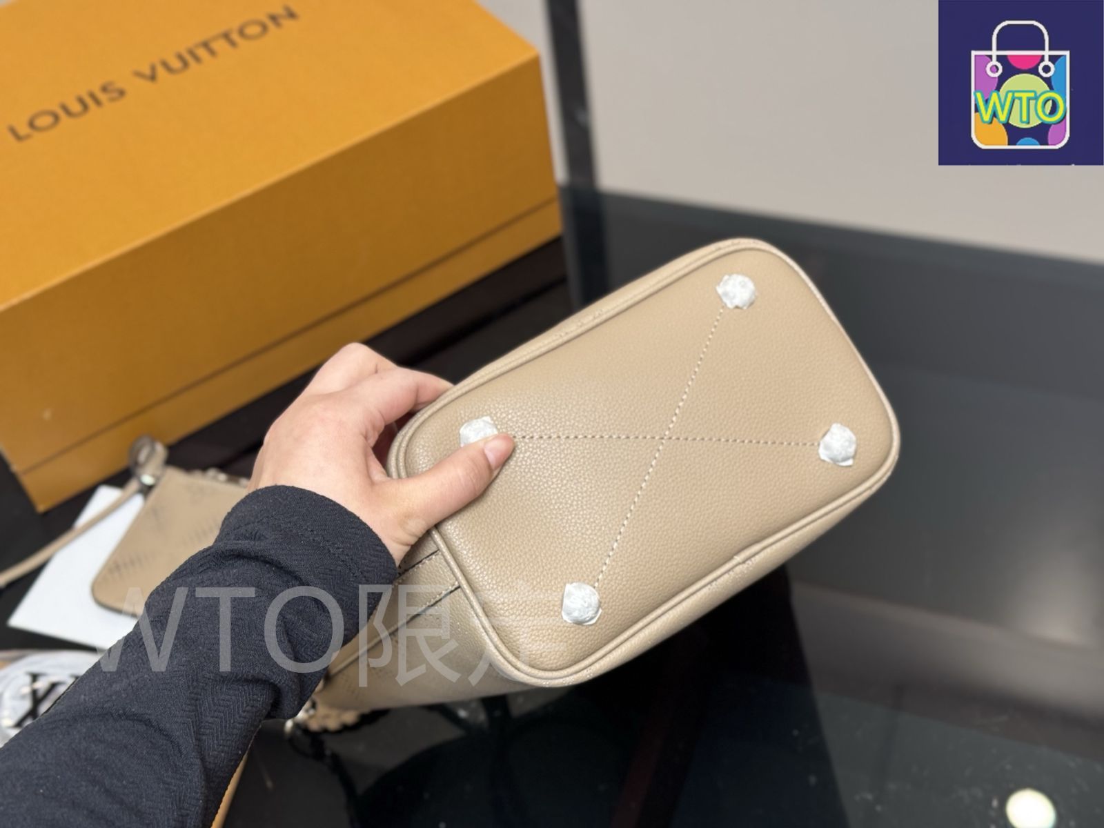 [LOUISQUATORZE]★ムーンムーントレンディ ホボバッグ★送料込 今日特価】Louis Vuitton Moon Goddess Bucket Bag