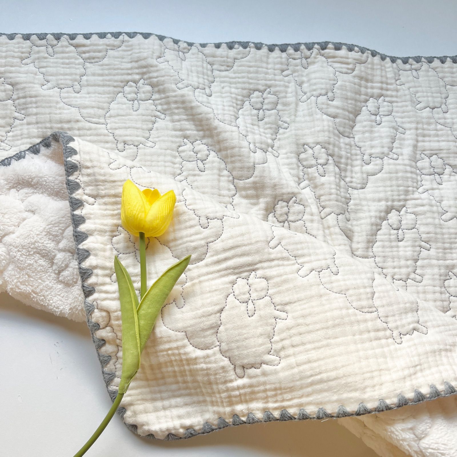 original 羊さん刺繍のブランケット 140×90サイズ 【公式通販】