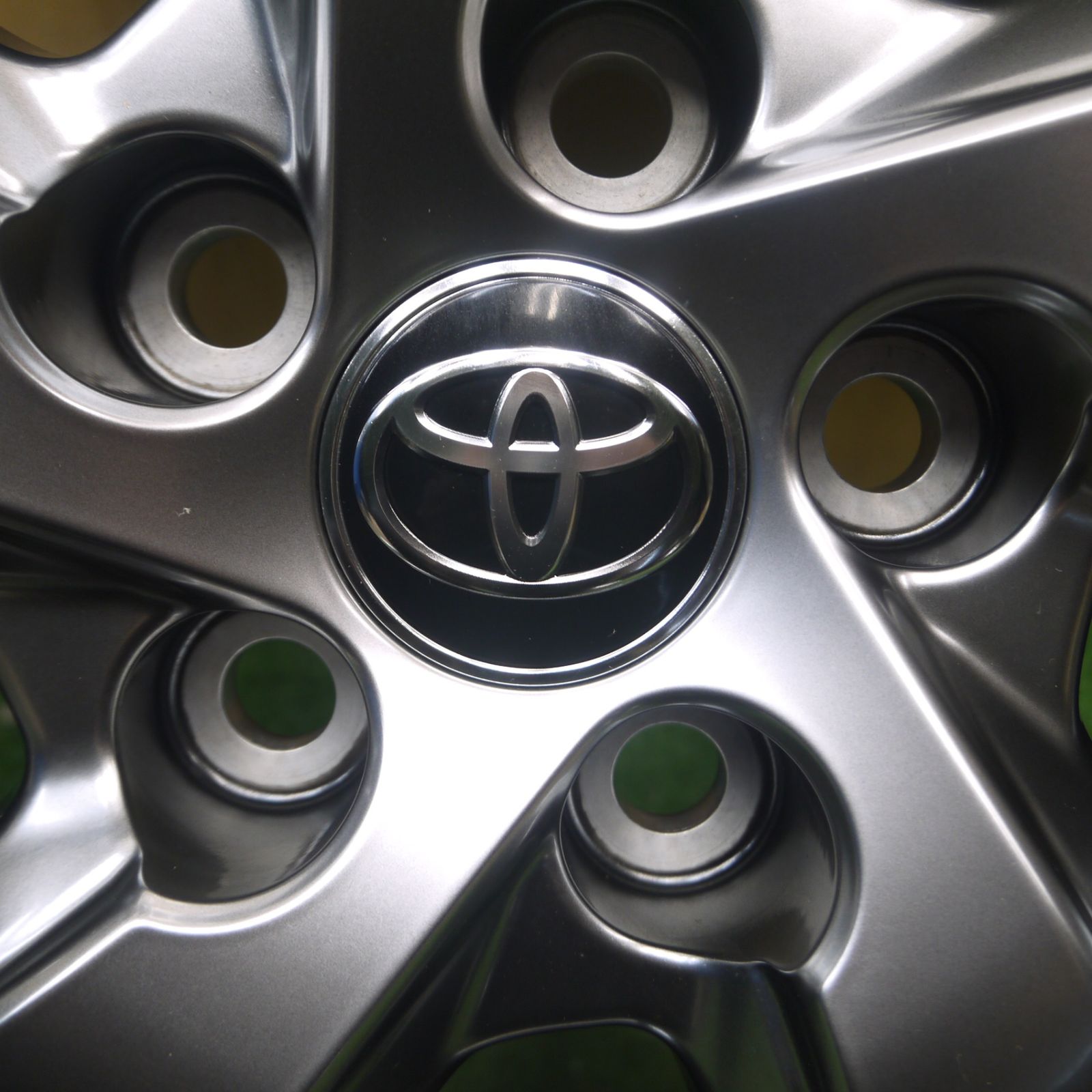 2個口①【新車外し】トヨタ RAV4 PHV 純正 18インチホイール 4本 2個口①【新車外し】トヨタ RAV4 PHV 純正 18インチホイール 4本 新車外し