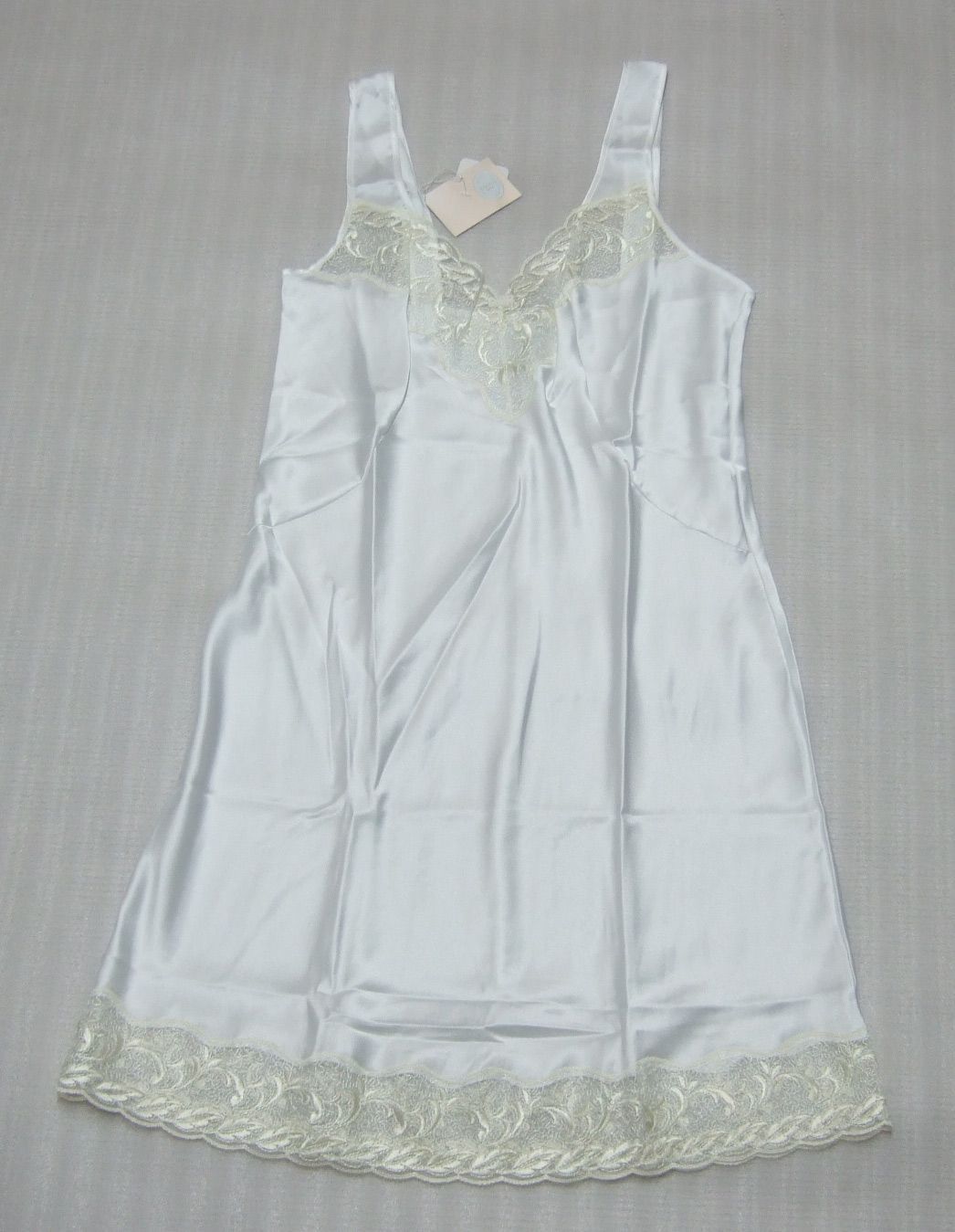 新品　Christian Dior ホワイトスリップ バスト80スリップ丈95 New Old Stock CHRISTIAN DIOR WHITE DRESS SHIRT, 16 SS, PLUS