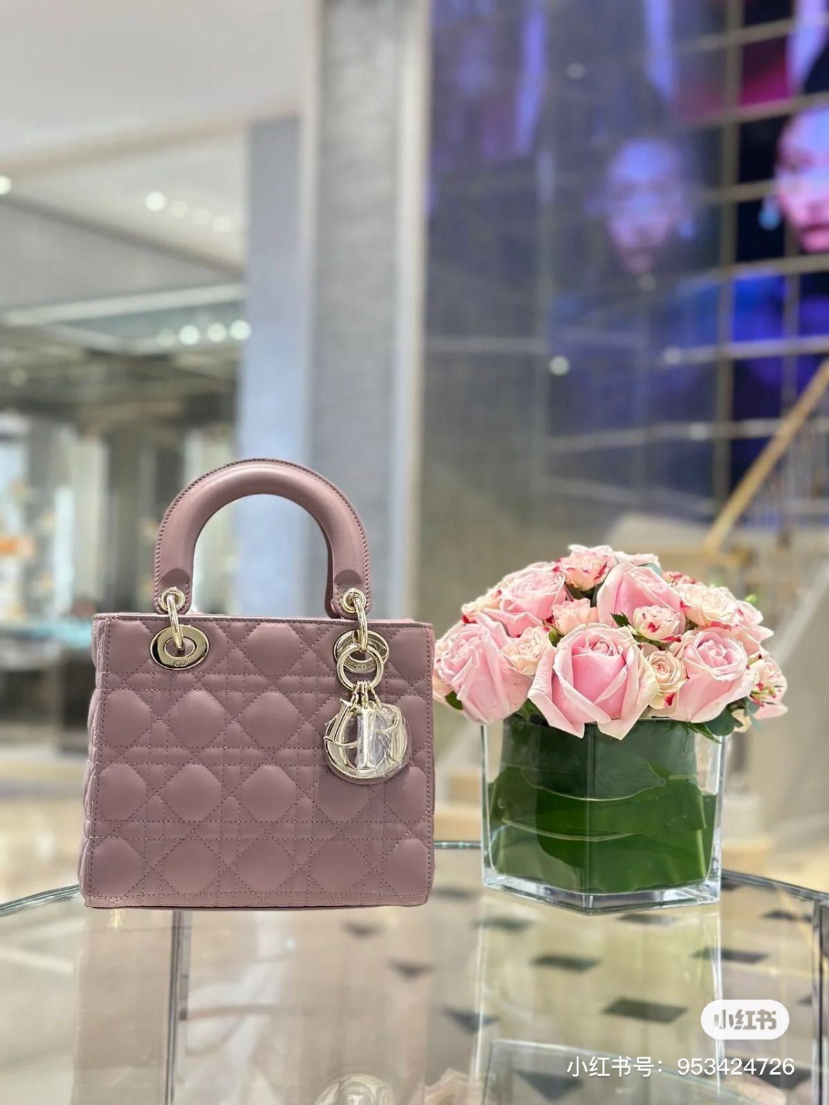 DIOR ロマンティックな浅紫シリーズ