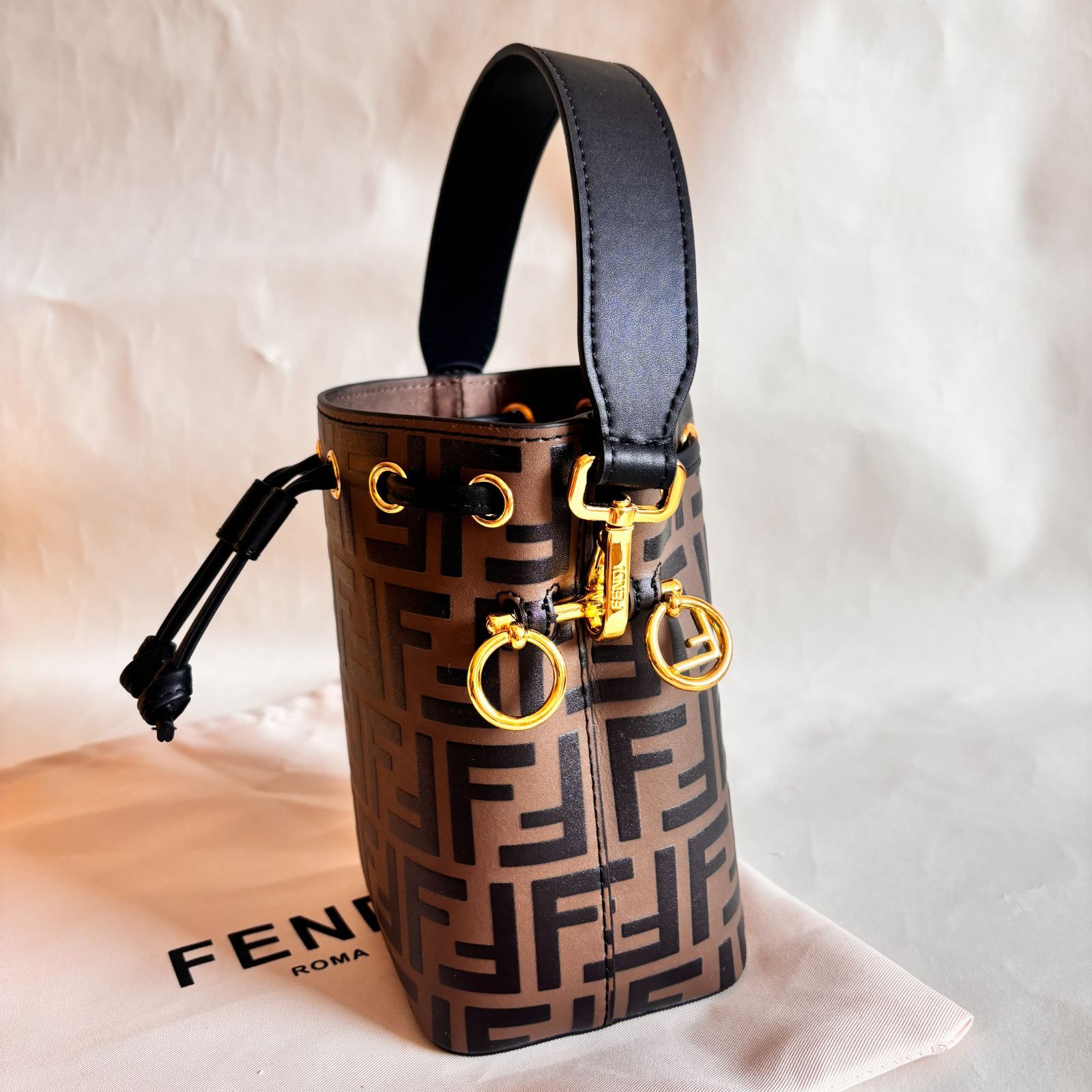 FENDI フェンディ ミニ モン トレゾール ハンドバッグ レザー グレーベージュ ブラック 2WAY - メルカリ