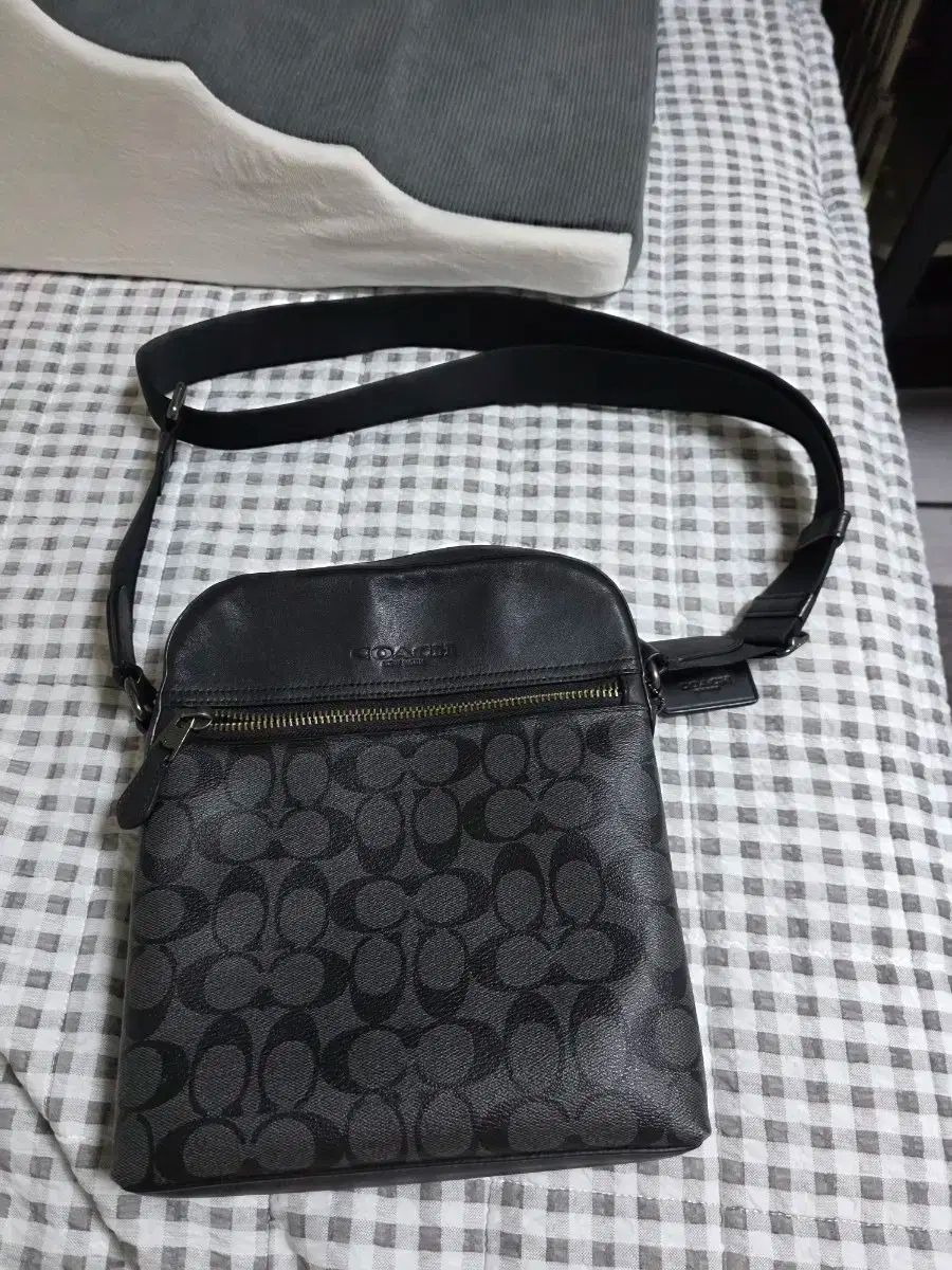 COACH コーチ シグニチャー ブラック メンズ クロスバッグ