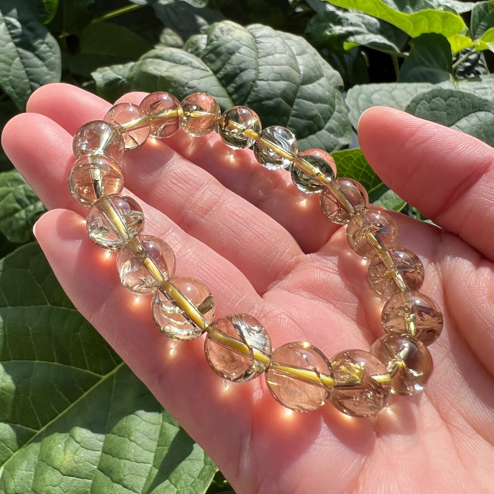 ✳メルカリ初出品‼️レモンスモーキー水晶勾玉 ルチル*虹入り　皆無の1個 本物保証 メルカリ