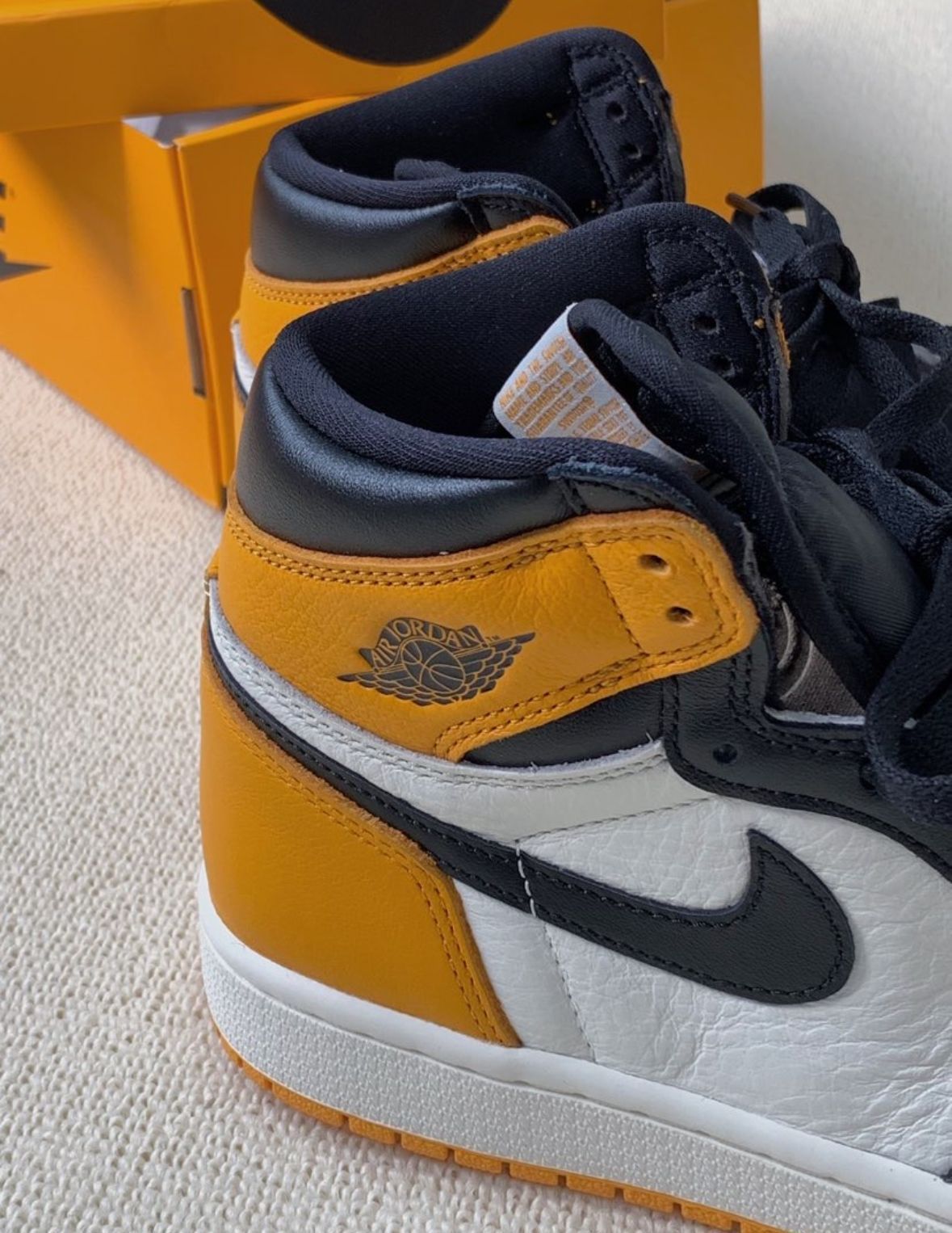 値下げします 新品 NIKE AIR JORDAN 1 HIGH OG TAXI 555088-711 ナイキ エア ジョーダン 1 ハイ タクシー