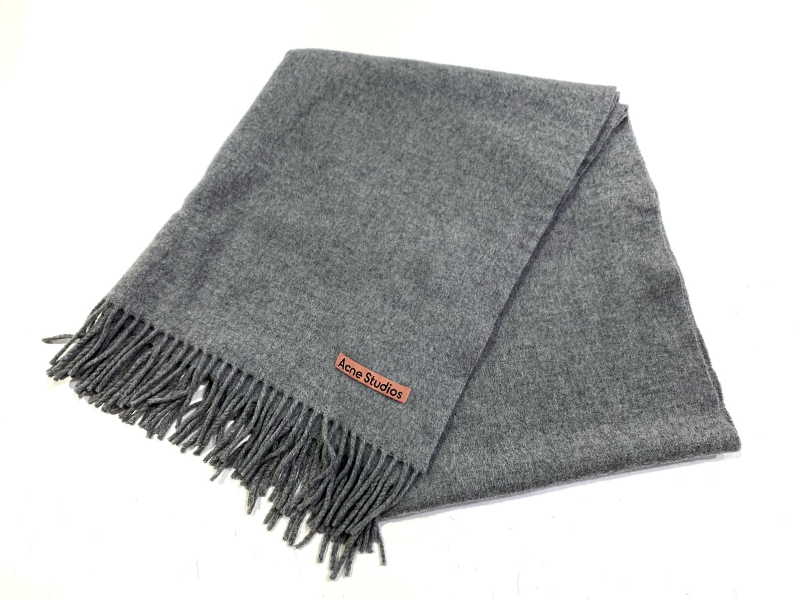 Acne Studios グレー マフラー CA0102 Acne Studios - Fringe wool scarf - oversized - Light Grey