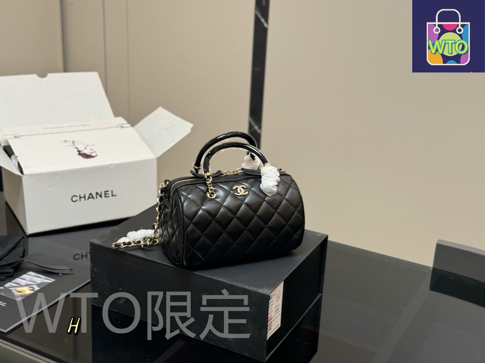【容量たっぷり◎】CHANEL 24K スモール ボウリングバッグ スモール ボーリング バッグ、パテント クランプル カーフスキン