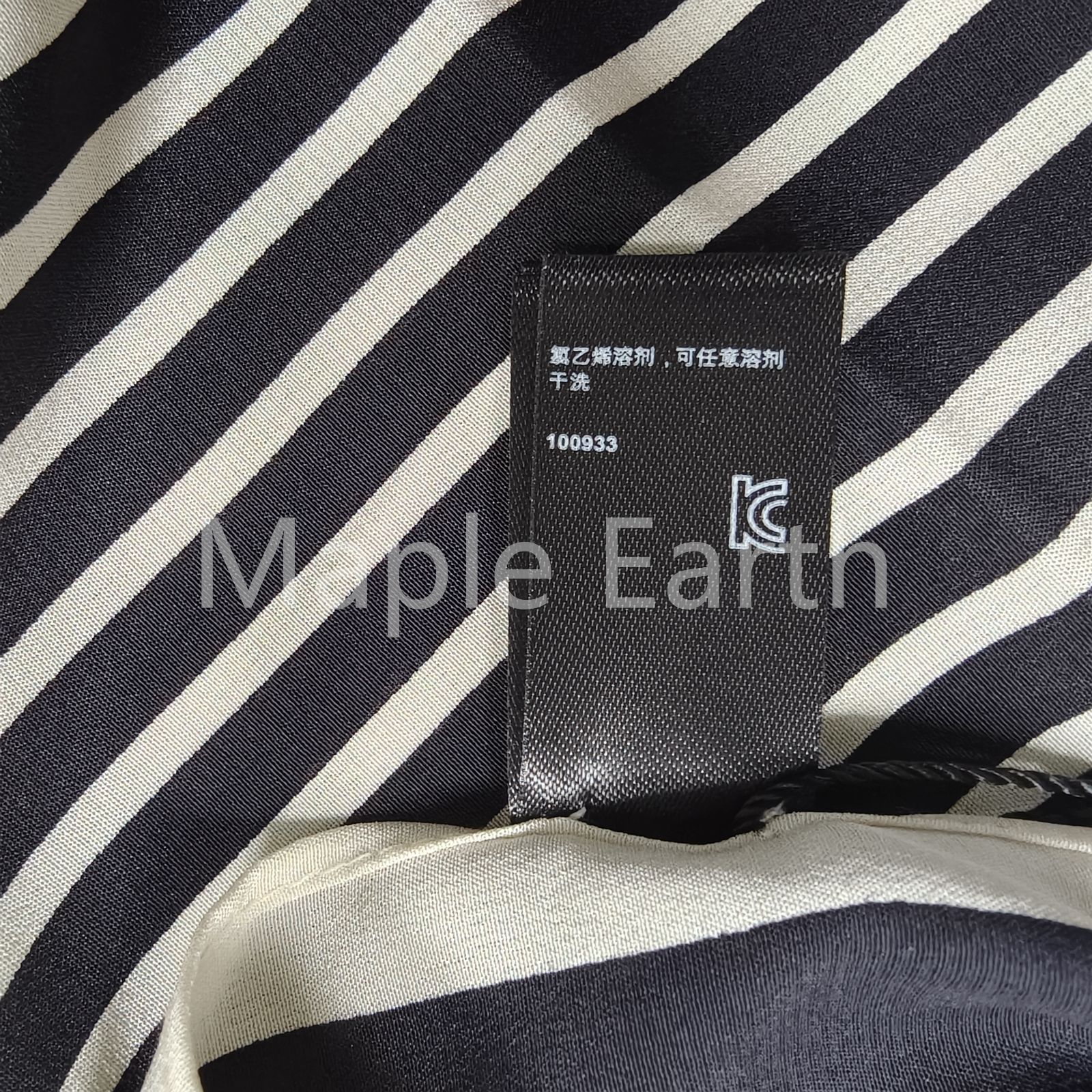 ブラック