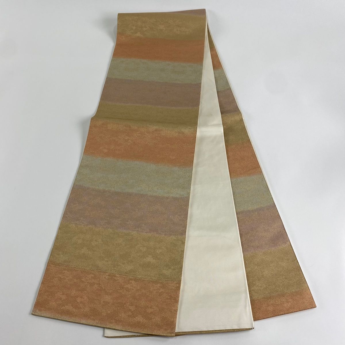 袋帯 モダン すくい織 金彩の粋な加工 正絹 AO-1900 袋帯 秀品 関西仕立て 段縞 幾何学模様 箔 金色 六通 正絹