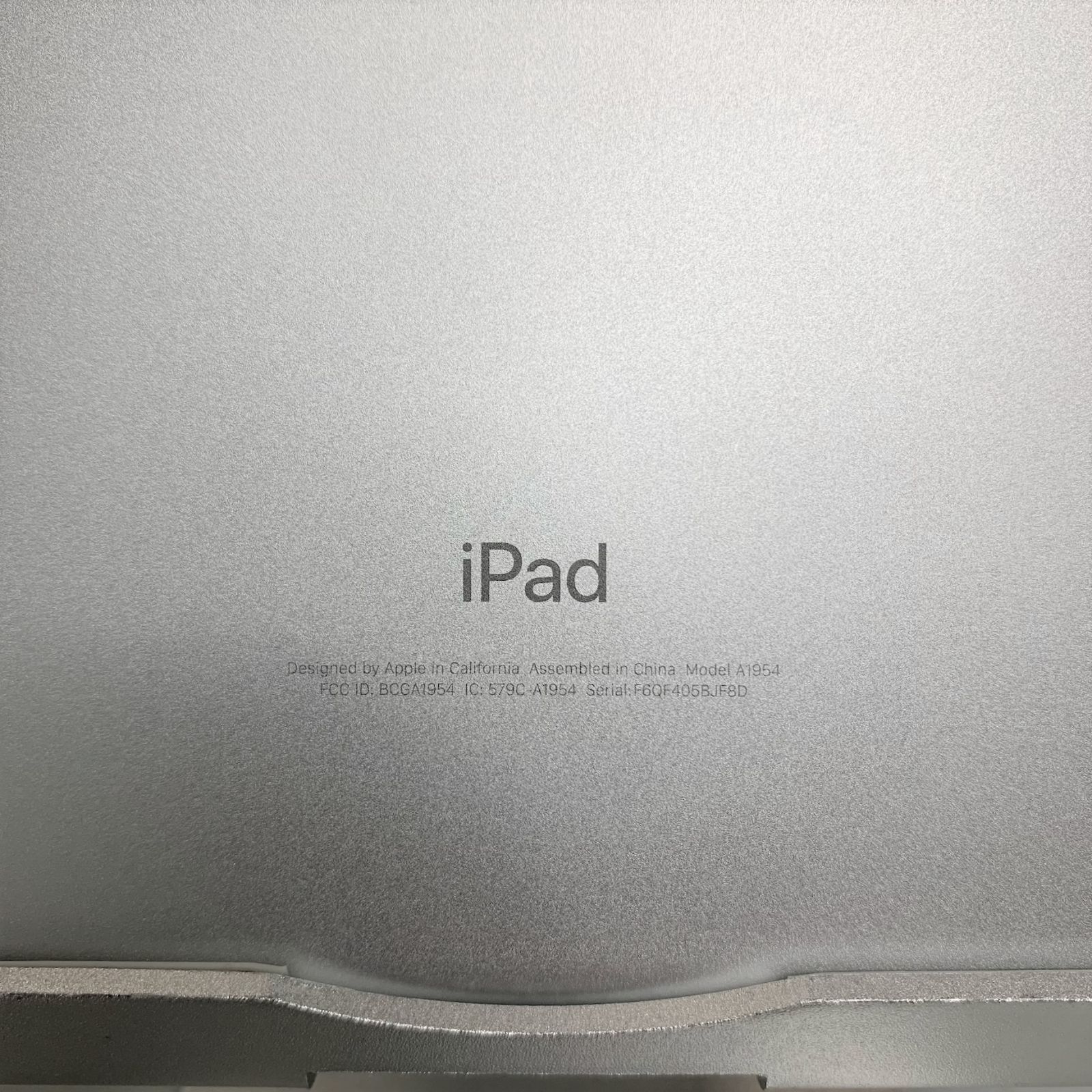 ☆訳あり品☆ iPad 第6世代 Wi-Fi+Cellular 32GB Silver A1954 本体