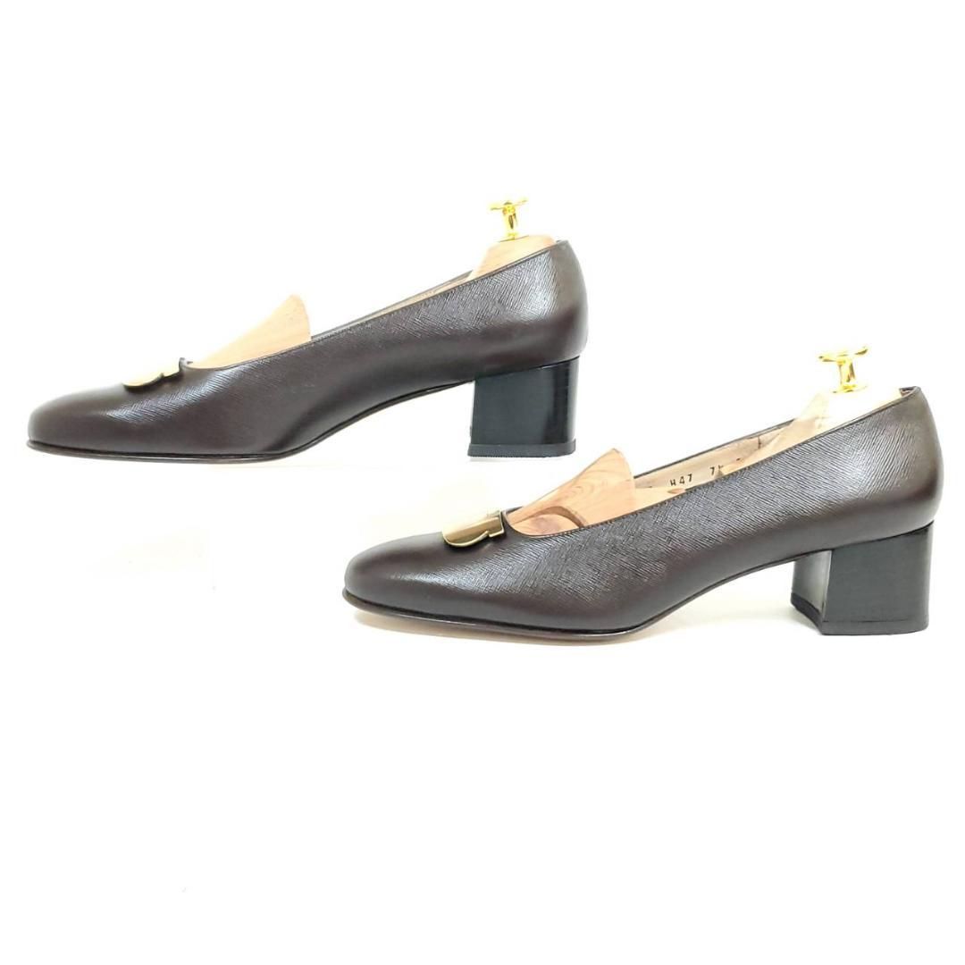 サルヴァトーレフェラガモ　新品　箱あり　US7.5　ガンチーニ　金具　レザー サルヴァトーレフェラガモ 新品 ガンチーニ 金具 US7.5 箱有