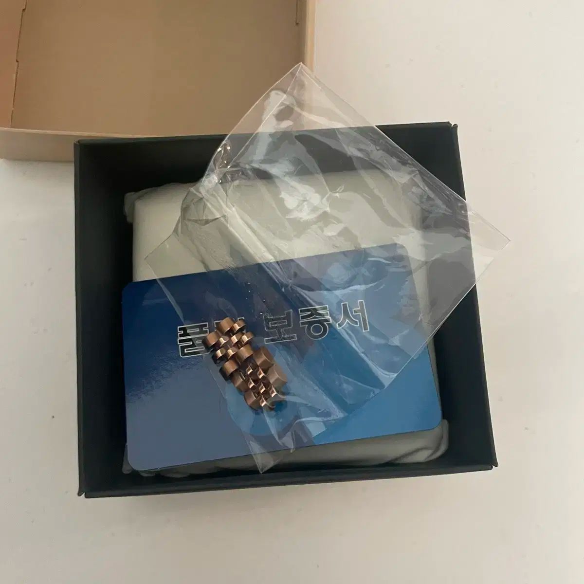 金