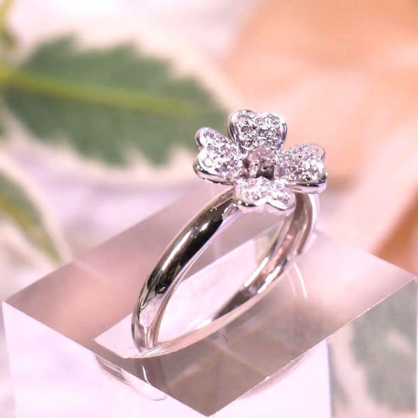 750WG ダイヤモンド リング 0.15CT（カルティエ リボン ダイヤ リング  