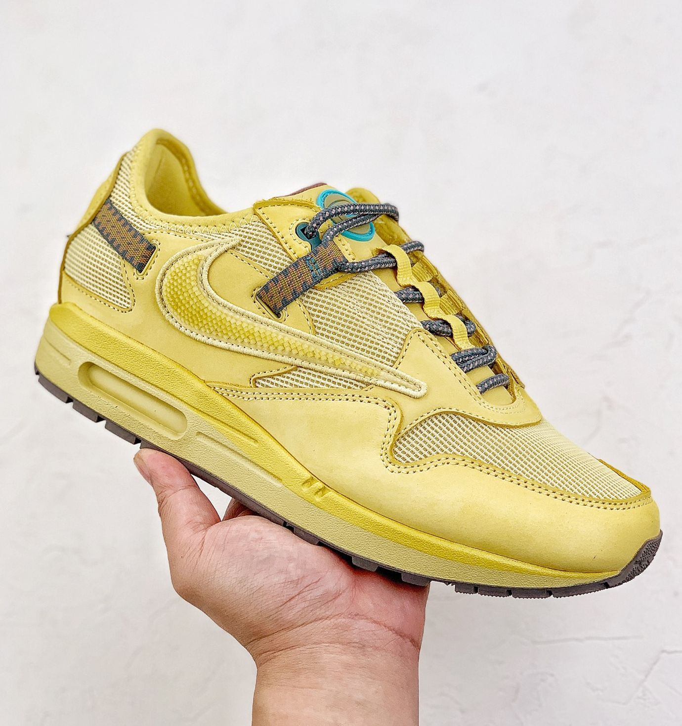 Travis Scott × Nike Air Max 1 