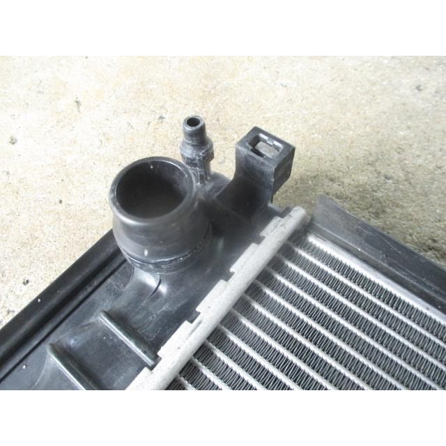 2015年 BMW 218d F45 LDA-2C20 ラジエーター 17117617630 194680 4637