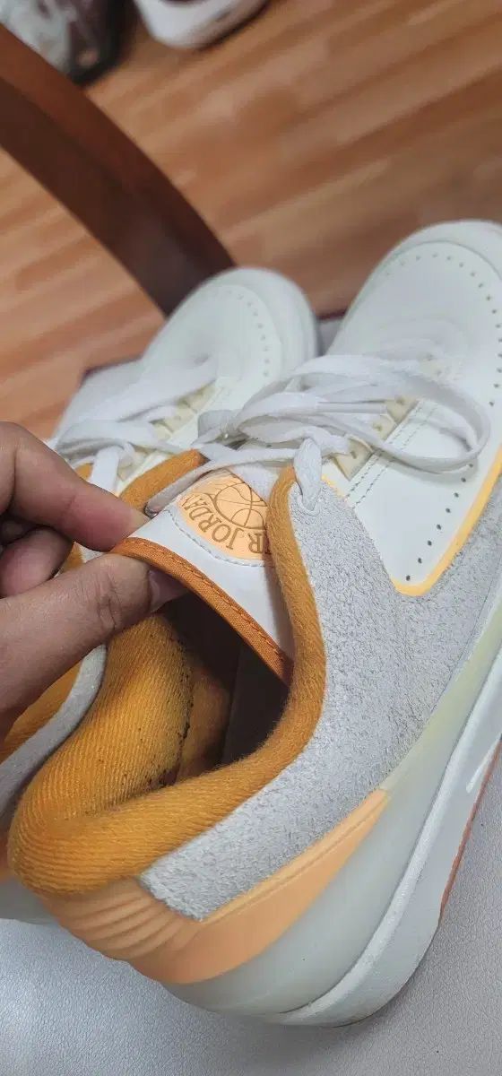 エアジョーダン 2 レトロ クリムゾン 白 オレンジ