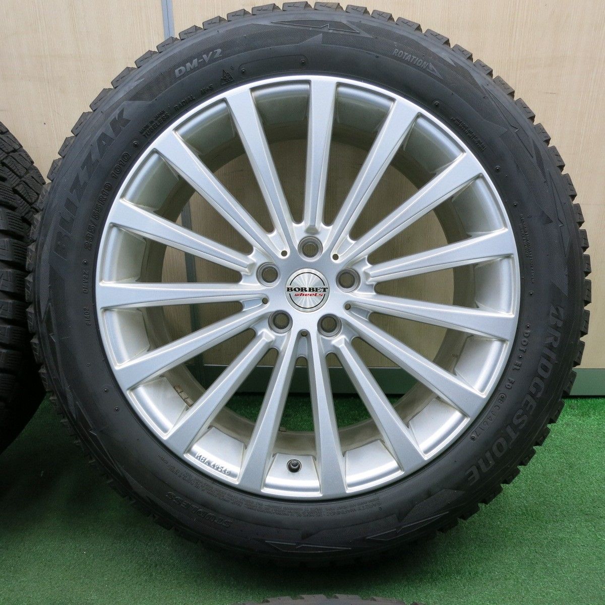 送料無料* バリ溝！8.5分☆ボルボ 等 BORBET 235/55R19 スタッドレス ブリヂストン ブリザック DM-V2 ボルベット  PCD108/5H☆4032403NJス - メルカリ