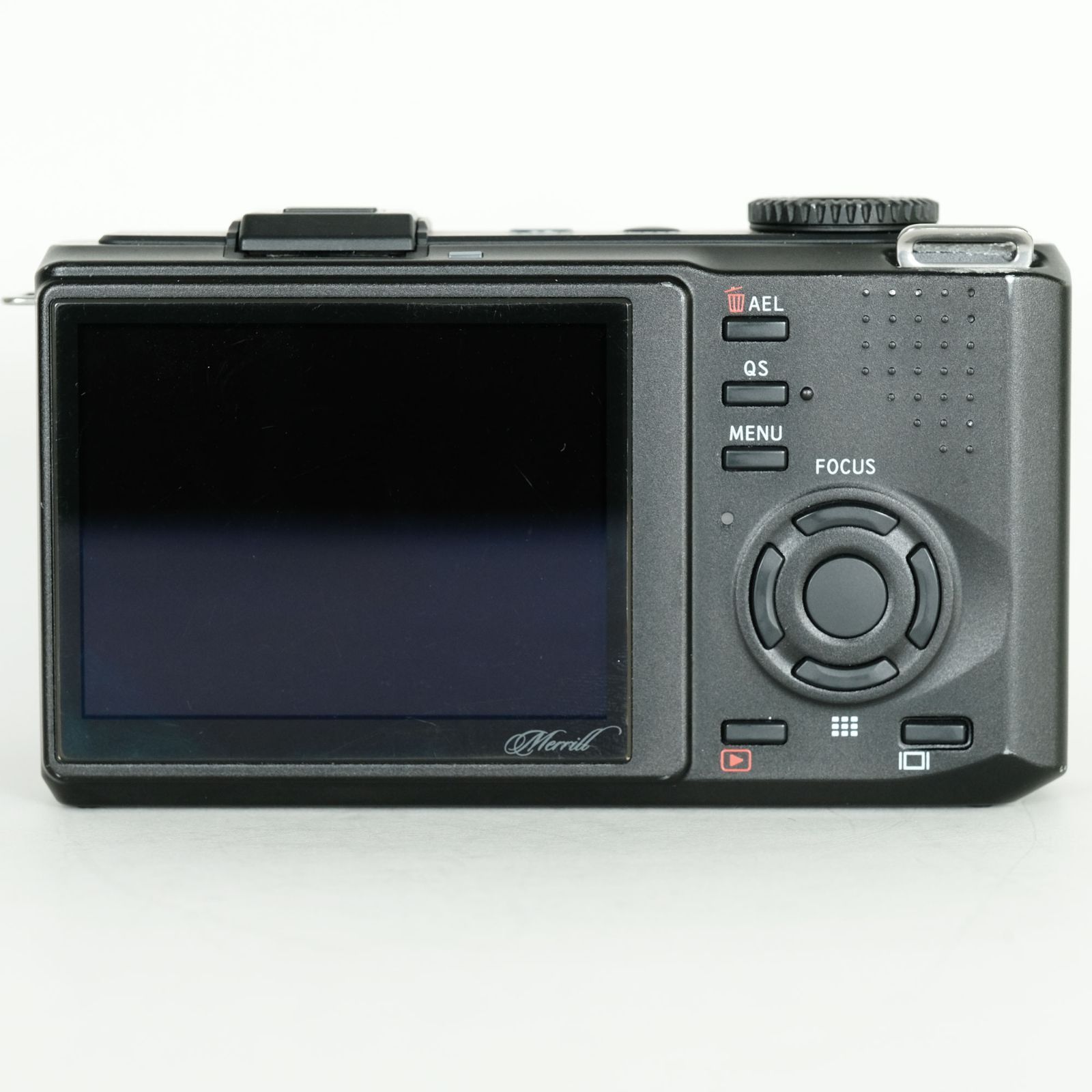 SIGMA DP2 MERRILLおまけで➕1セットバッテリーとチャージャー付き SIGMA DP Merrillのサードパーティー製バッテリーを購入｜ザブログ
