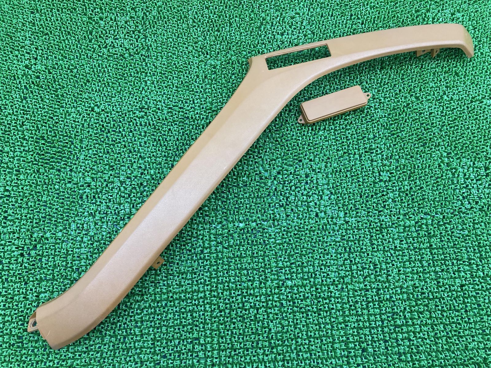 フュージョン ロアカウル 右 KS4 ホンダ 純正 中古 バイク 部品 MF02 修復素材やペイント素材に 品薄 希少品 アンダーカウル 車検 Genuine