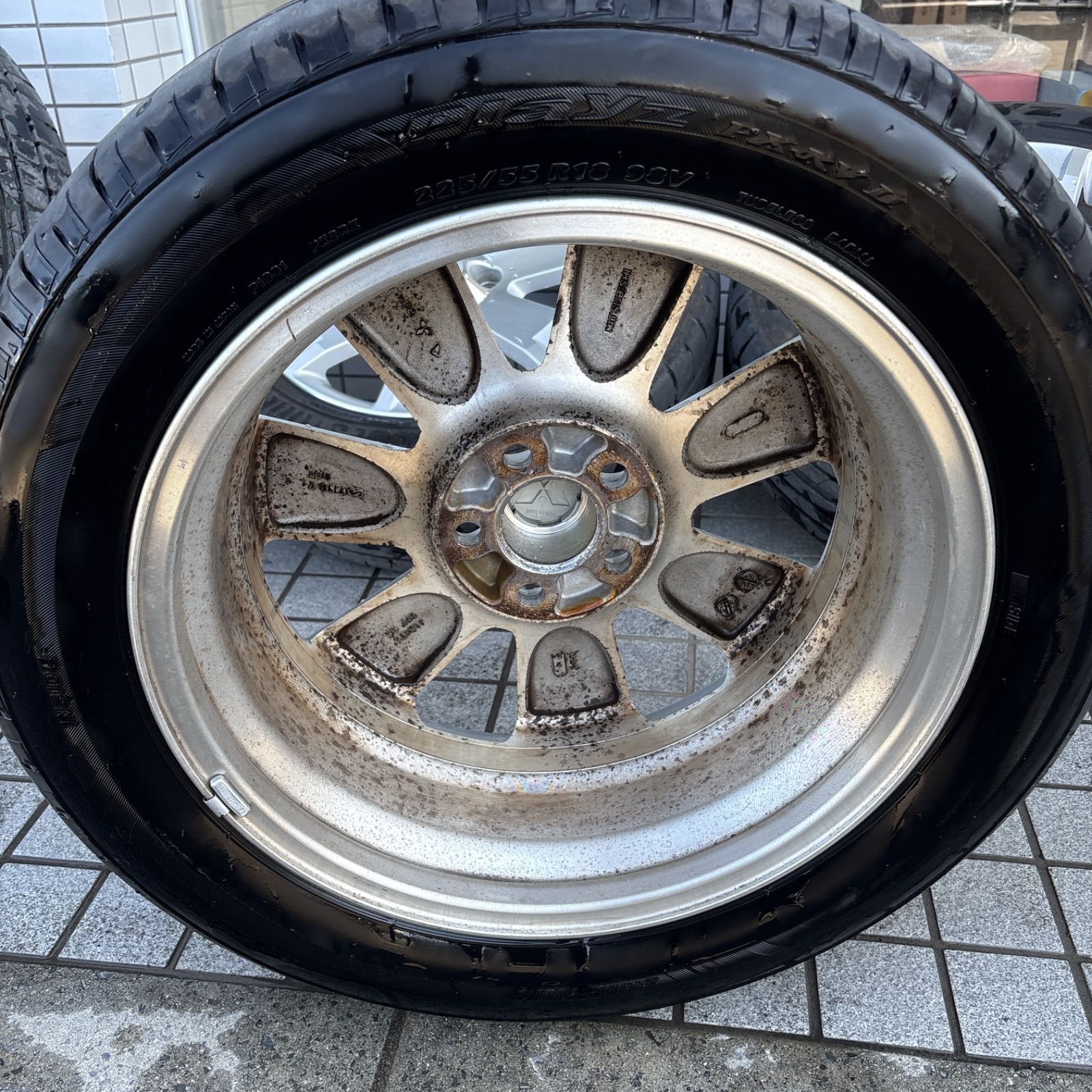 225|55r18