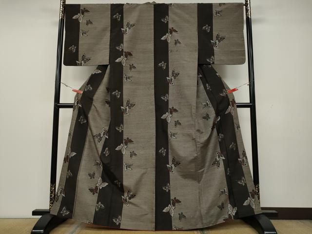 平和屋着物 上質な紬 舞蝶文 正絹 CAAY4875ut