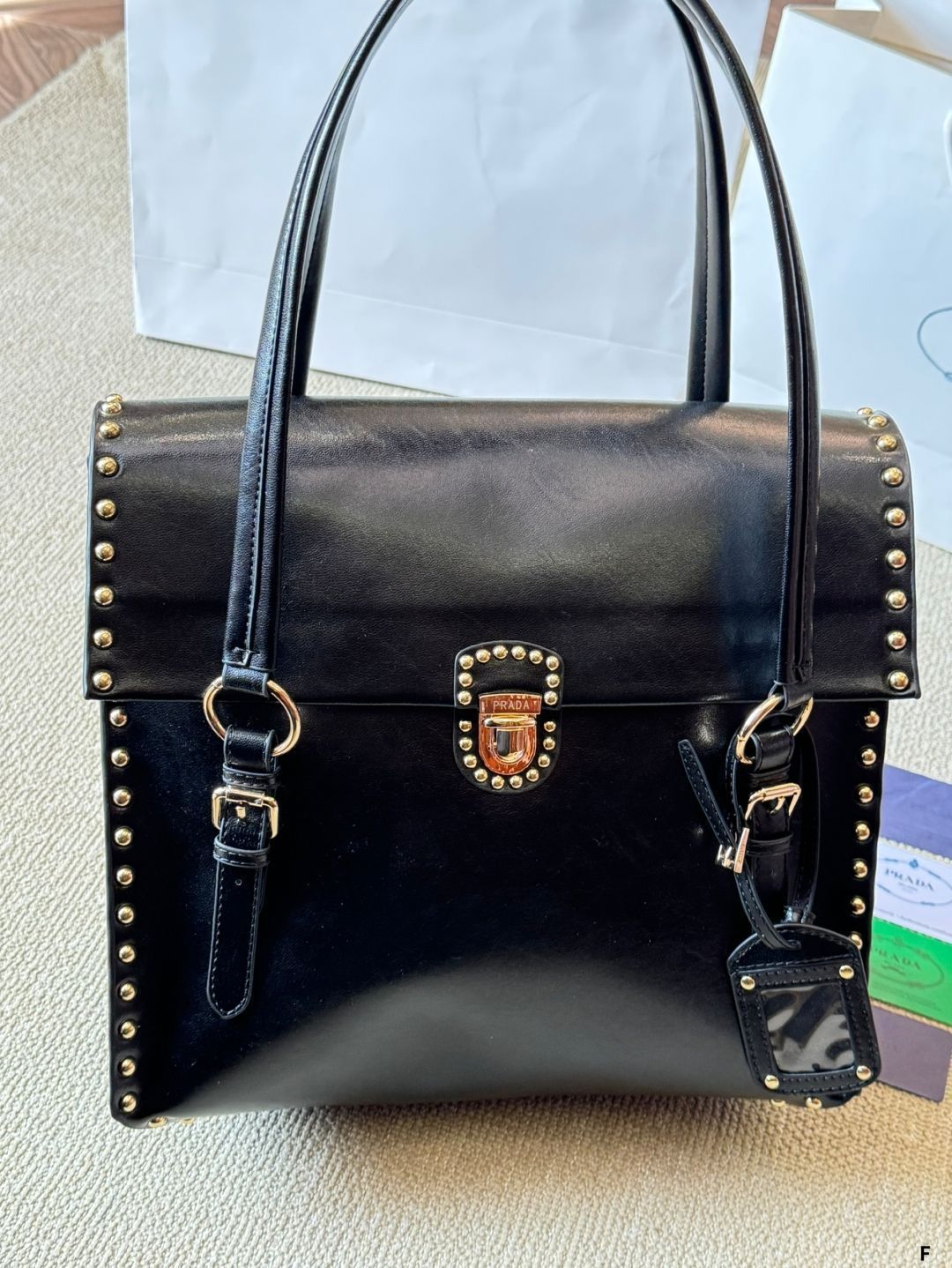 送料無料 PRADA レトロショルダーバッグ - チョコレート ヴィンテージ風 -MM輸入 トレンド品から定番まで。