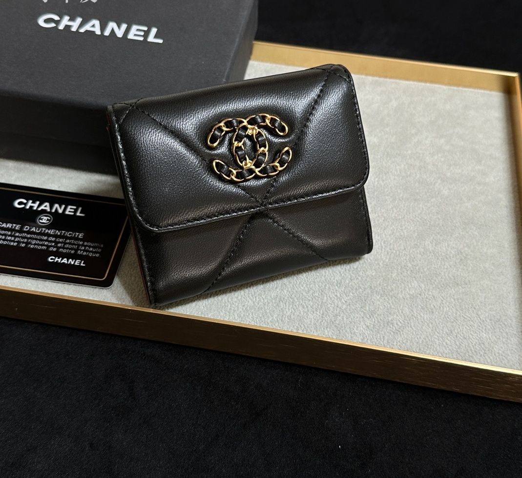 CHANEL シャネル 三つ折り財布  3つ折り財布 ブラック