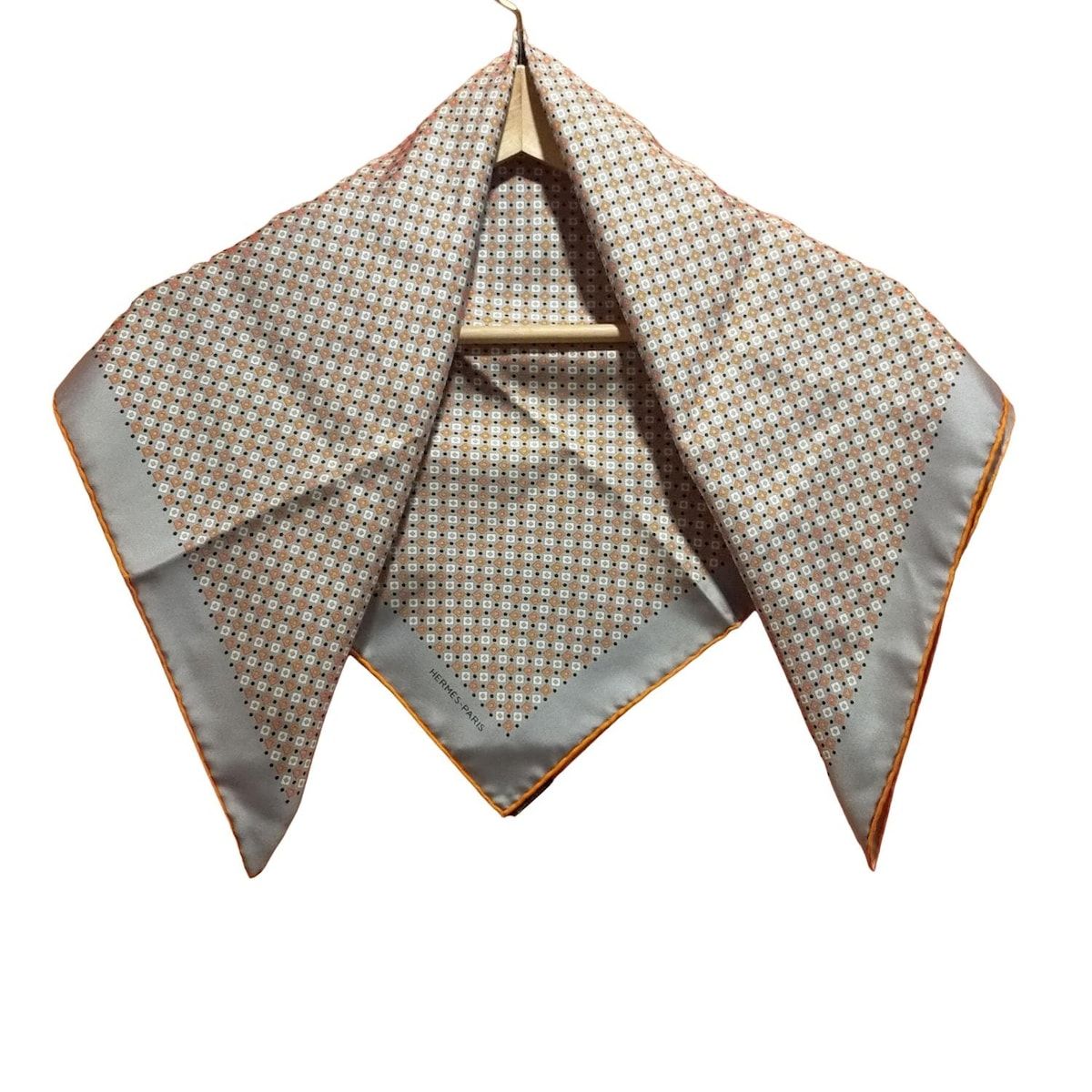 HERMES スカーフ 70 オレンジ/グレー系 HERMES(エルメス) スカーフ美品 カレ70 グレー×オレンジ×マルチ