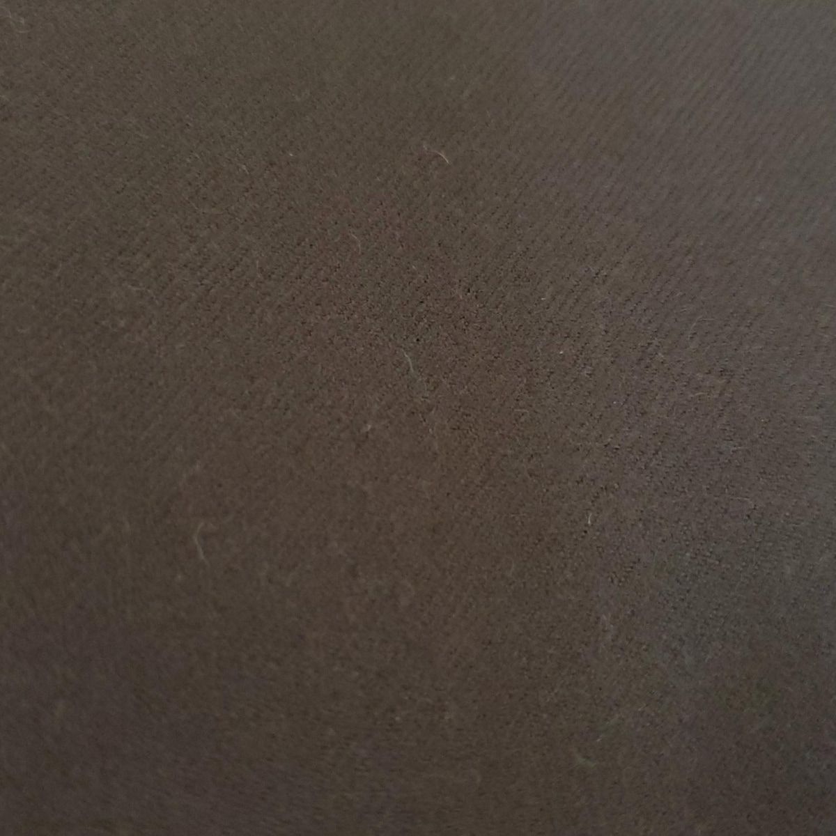 ダークブラウン