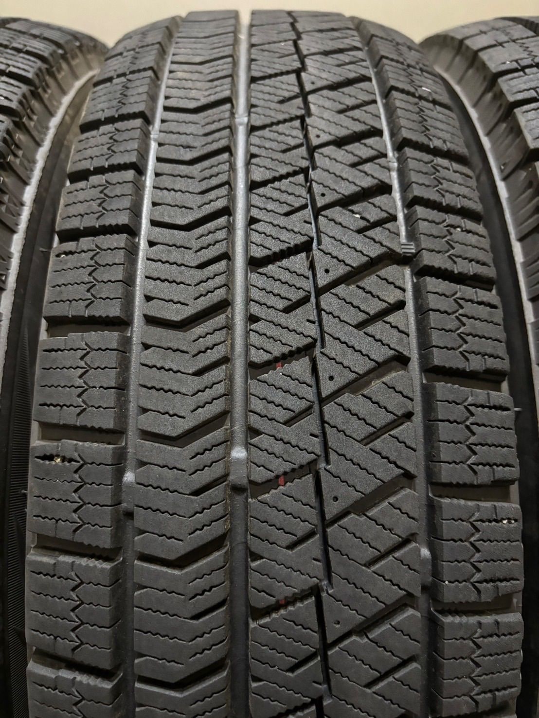 タイヤ新品！ 175/70R14ヤリス アクア フィット VRX2 ヤリスアクア
