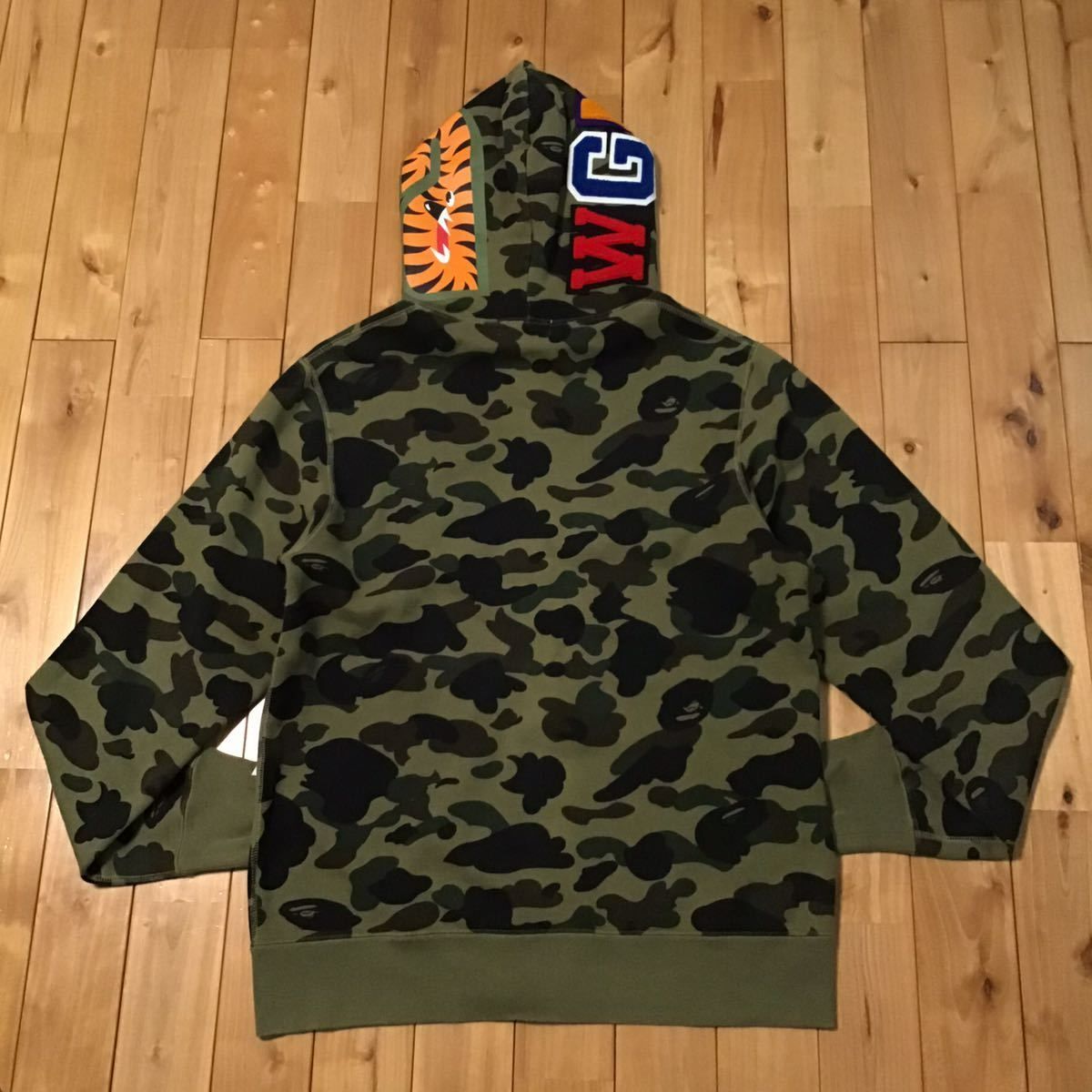 販売数No.1 シャーク パーカー 1st camo green ホワイト Lサイズ shark ...