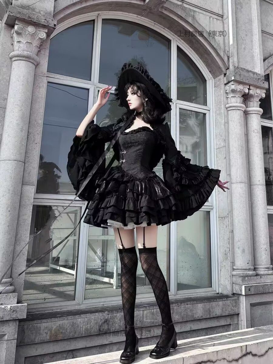 極美品✨ ショートボレロ　羽織り　姫袖　ゴスロリ　黒　高級感 ゴシックボレロ 黒 白ショート丈 ゴスロリワールド 病み可愛い