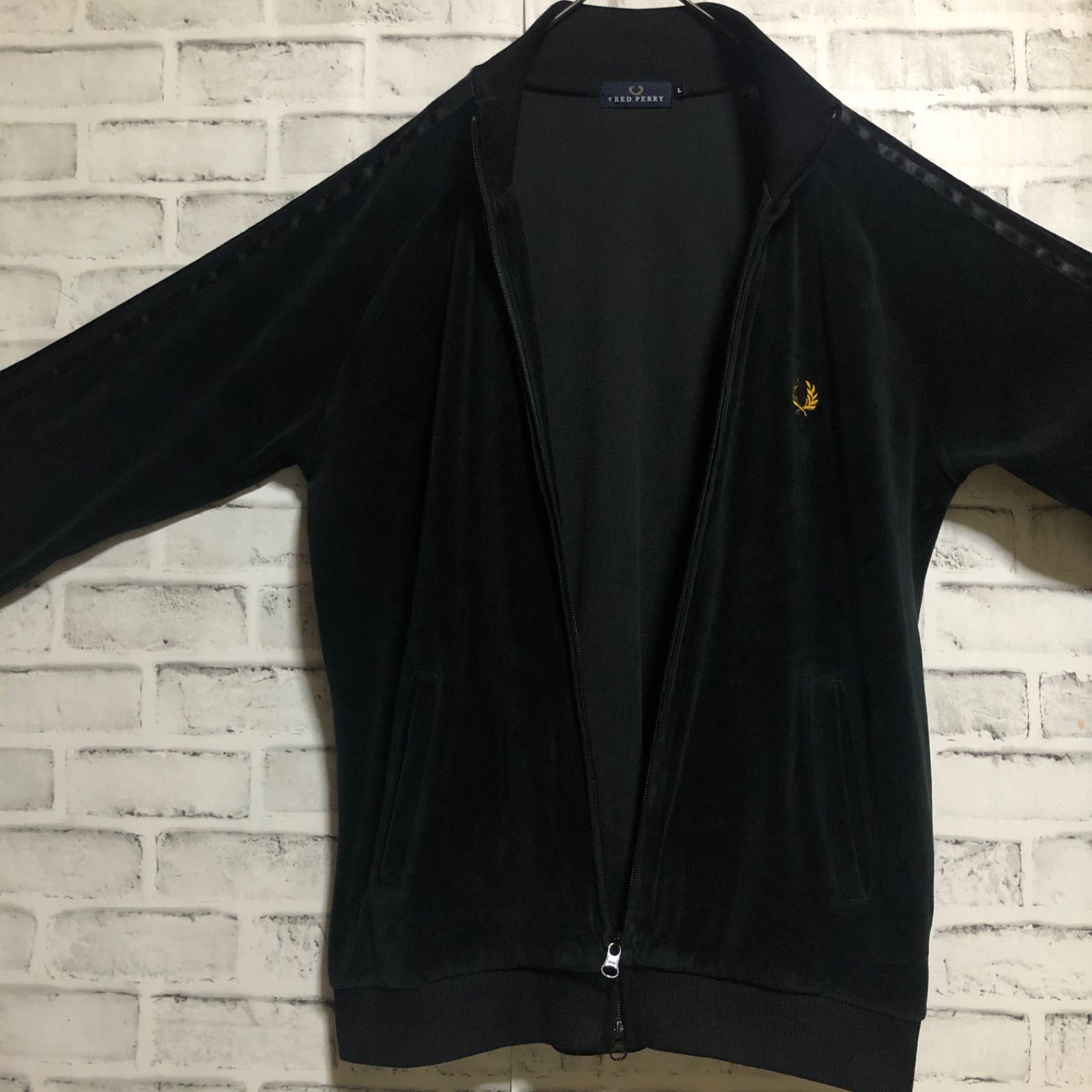フレッドペリー ベロア トラックジャケット ゴールド月桂樹刺繍 黒 Lサイズ フレッドペリー ベロア トラックジャケット ゴールド月桂樹刺繍