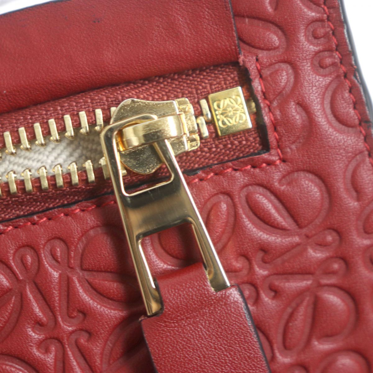 極美品▼LOEWE ロエベ リピート アナグラム レザークラッチバッグ レッド 極美品▽LOEWE ロエベ リピート アナグラム レザークラッチ