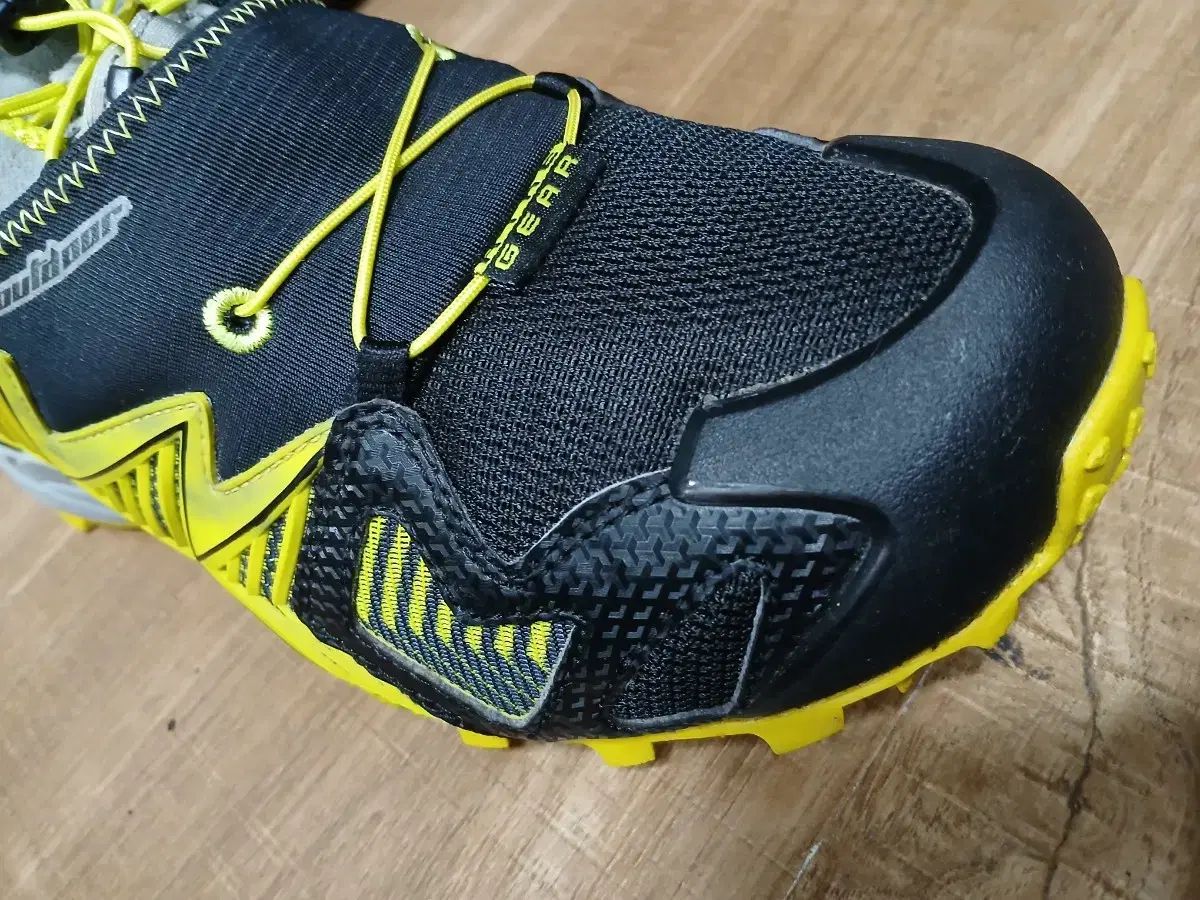 トレッキングシューズ アウトドア メンズ ハイキングシューズ