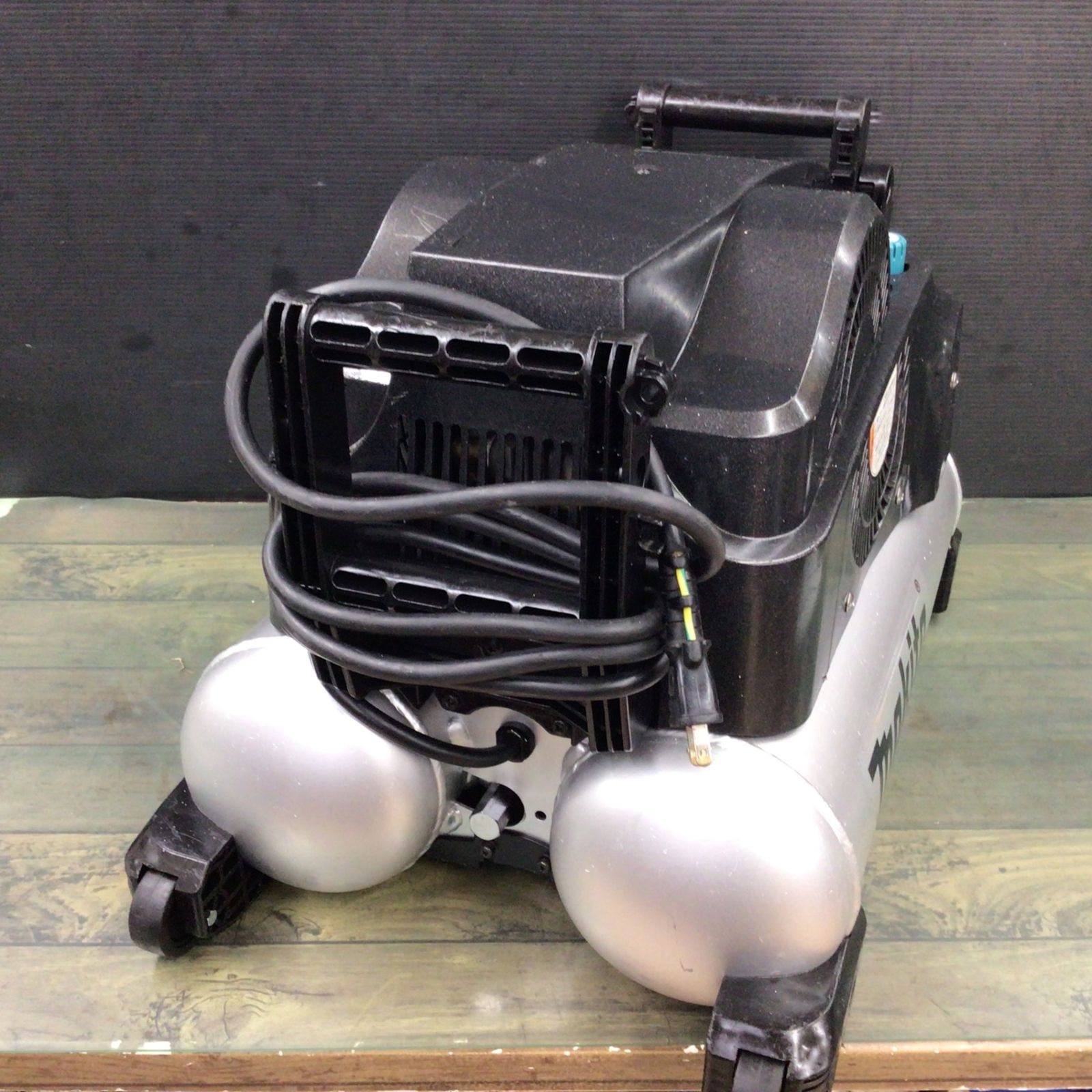 マキタ(makita) エアコンプレッサー AC430XH 【東大和店】（エア 