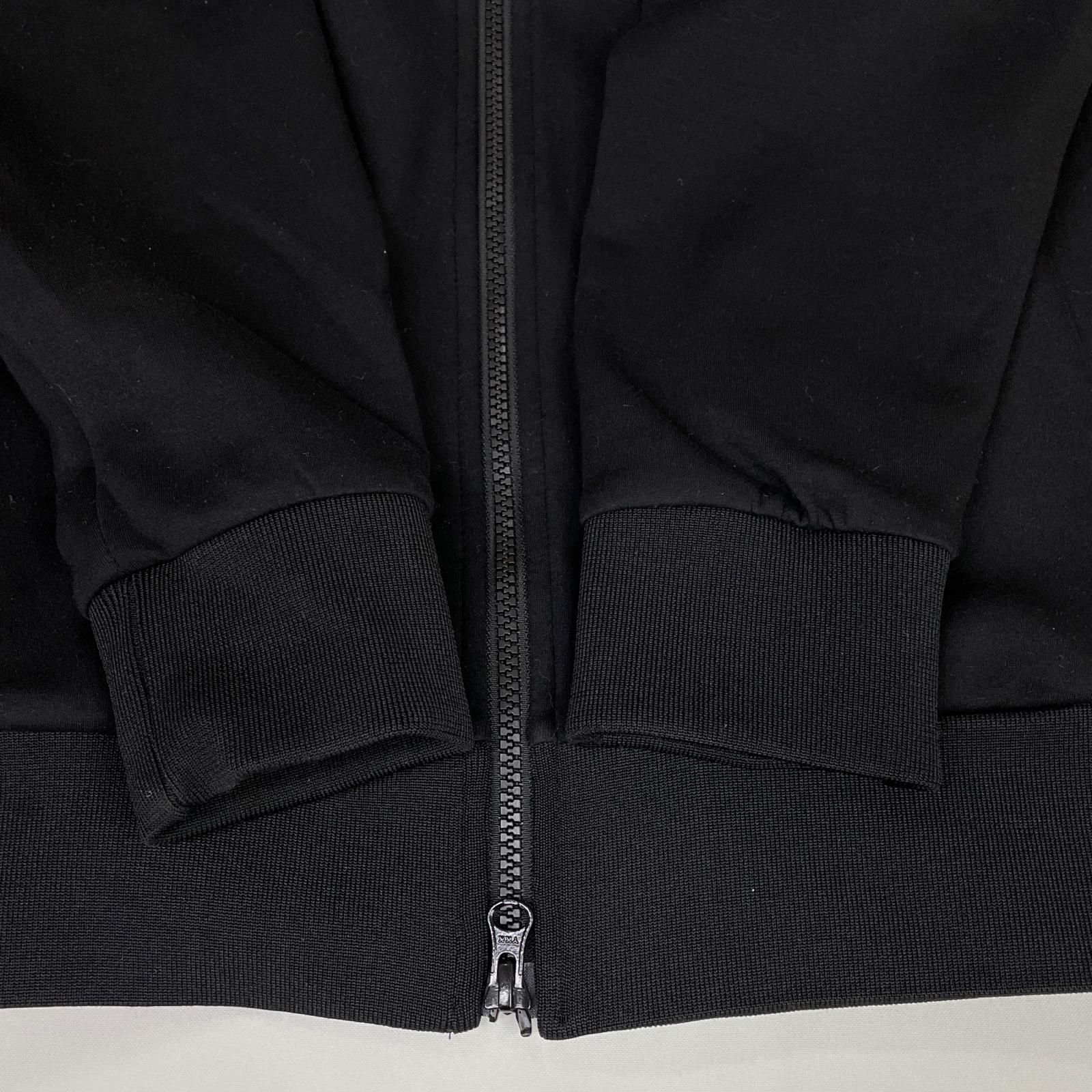 ブラック×ホワイト 長袖ブルゾン×ロングパンツ