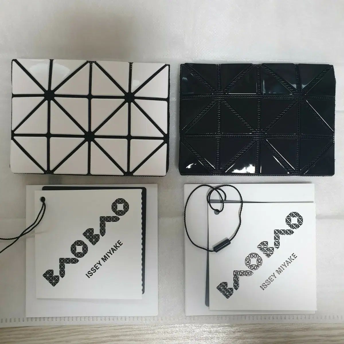 BAOBAO カードウォレット バオ バオ イッセイ ミヤケ｜人気財布の新色はトレンド感のある