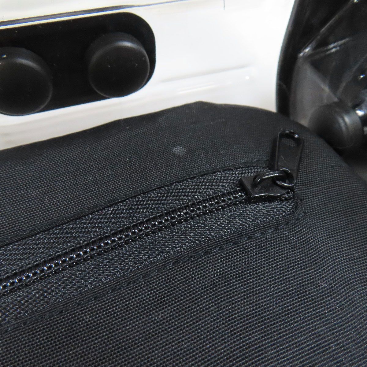 オフホワイトコラボ