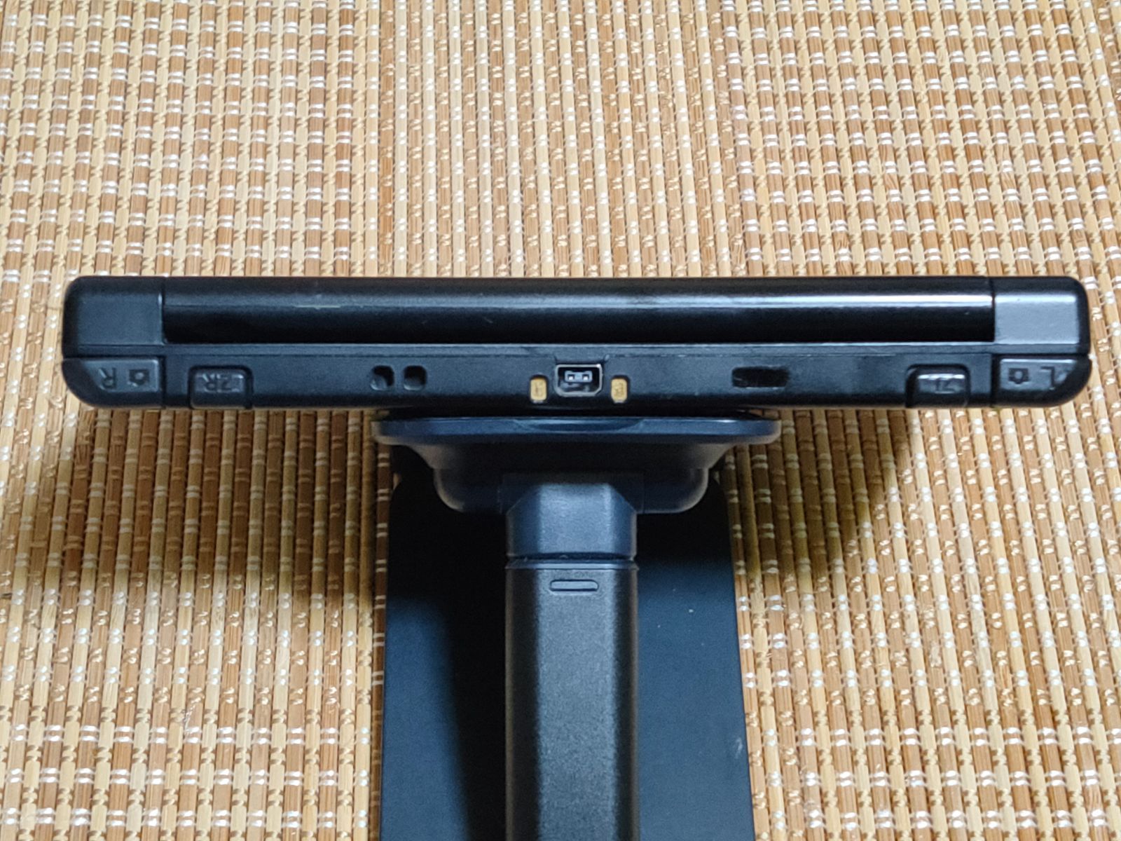 人気，低価 本体 New3DSLL ライム×ブラック A