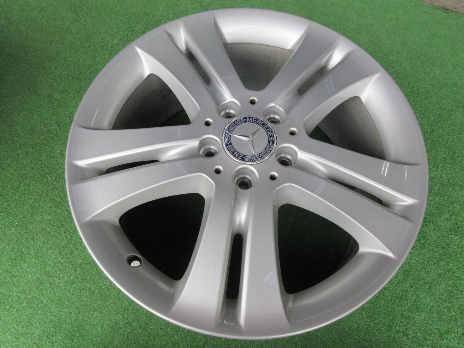 激安大特集！ 18インチ メルセデスベンツ Ｒクラス純正ホイール 8J-18 5H112 67 お探しの方是非いかがですか
