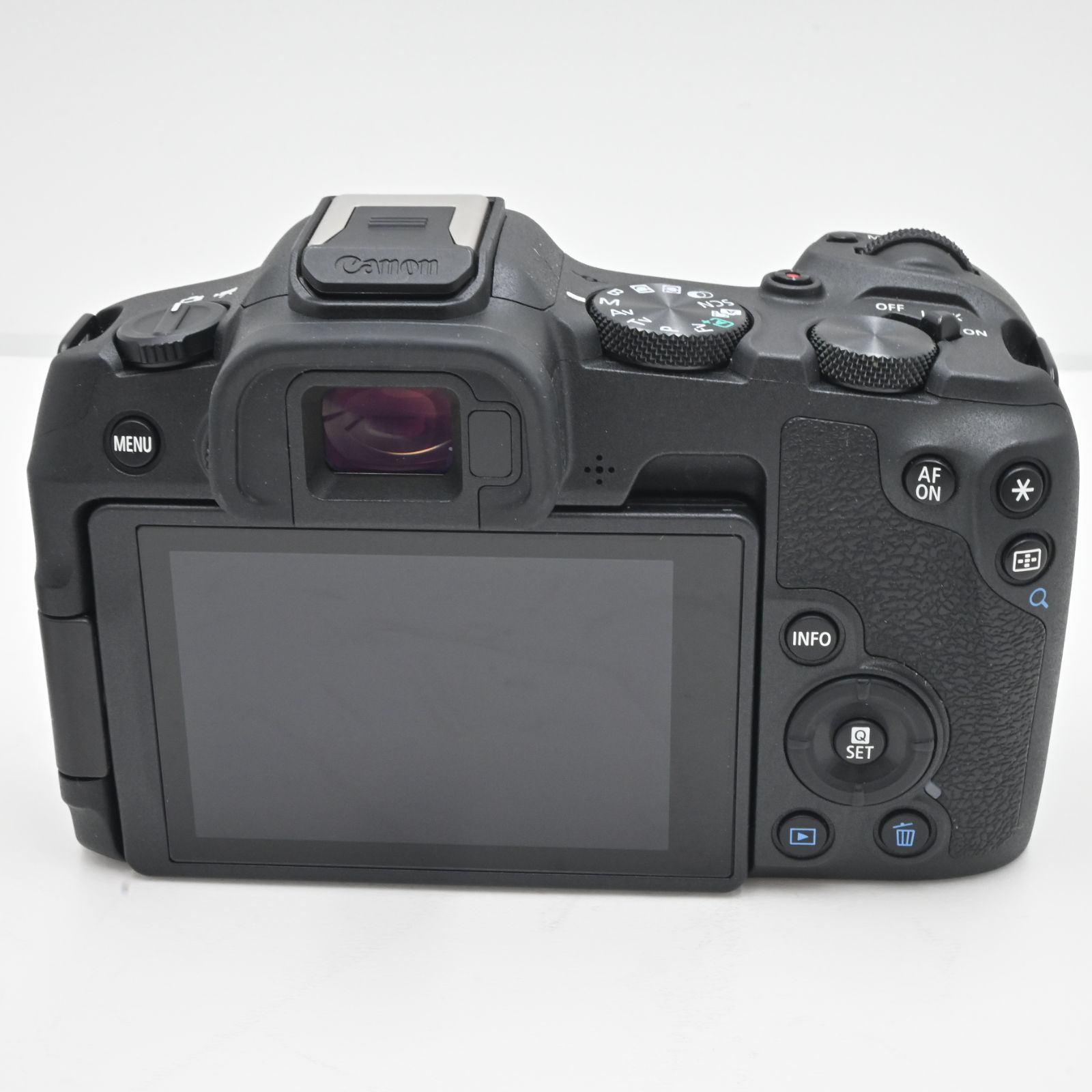 EOS R8