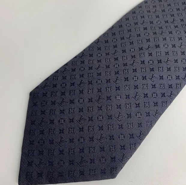 近年モデル　現行　LOUIS VUITTON ルイヴィトン　ネクタイ　モノグラム louis-vuitton-monogram-flower-