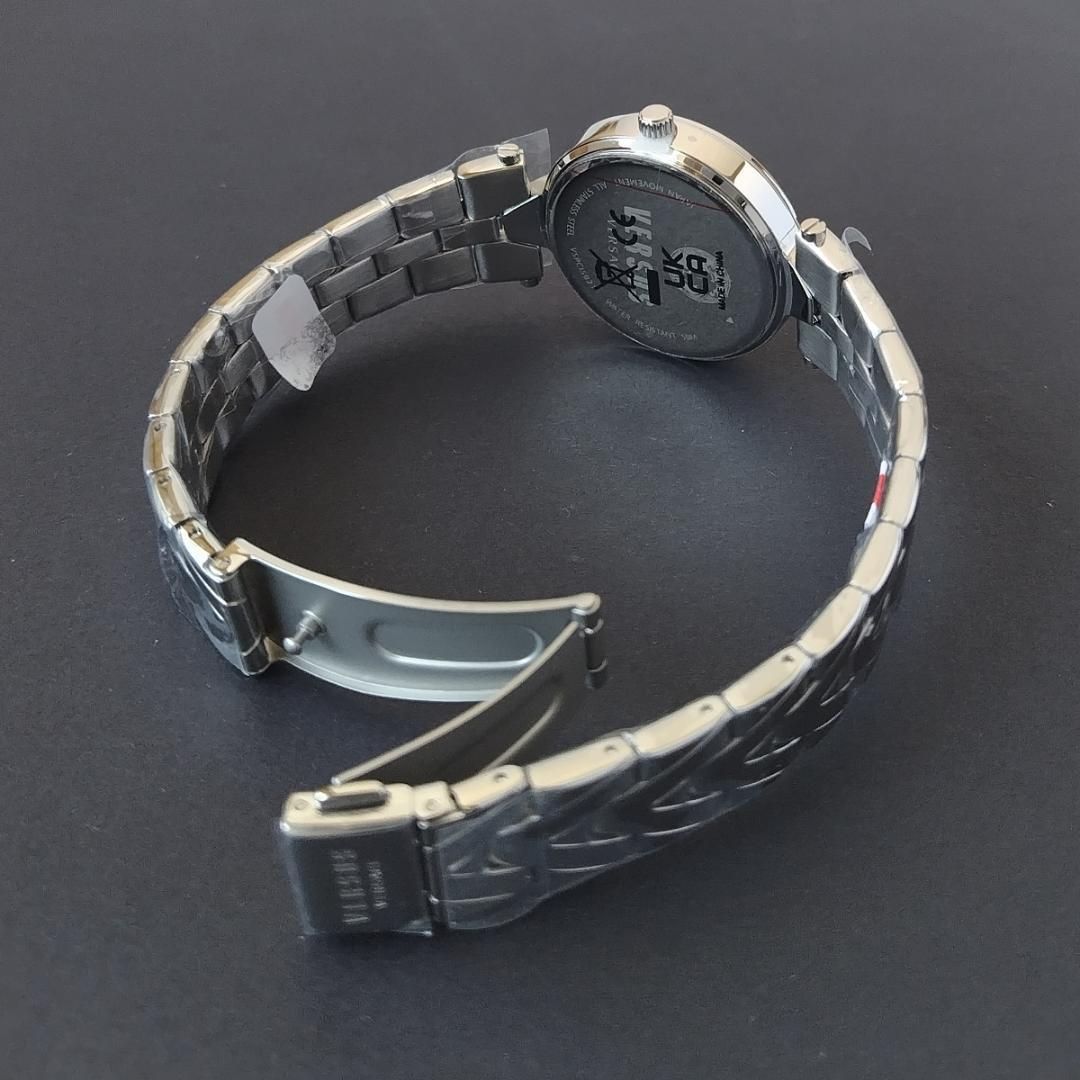 ちーちゃん出品いろいろ_時計ヴェルサス・ヴェルサーチ新品シルバーかわいいレディース腕時計34mmキラキラ箱付
