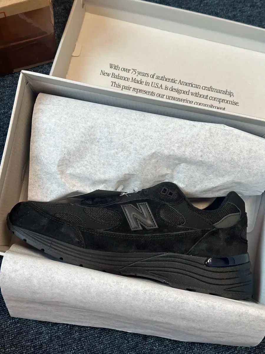 New Balance ニューバランス 992 トリプルブラック 285
