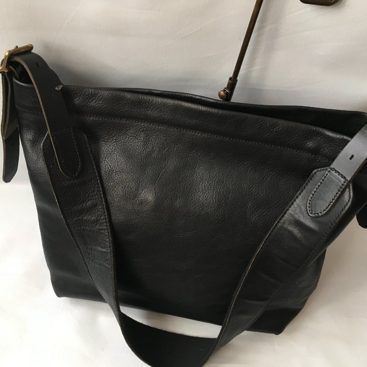 美品】Slow ショルダーバック ブラック レザー 美品！SLOW レザー